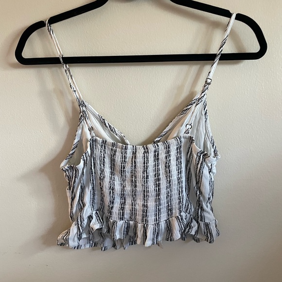 Xhilaration Black and White Rayon Crop Too Size Small - Picture 5 of 7